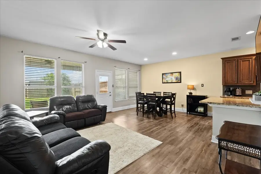 838 San Jacinto Circle, Baytown, TX 77521 - #2