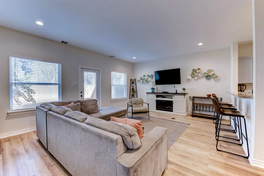 7134 Eastwood Street #B, Houston, TX 77021 - #3