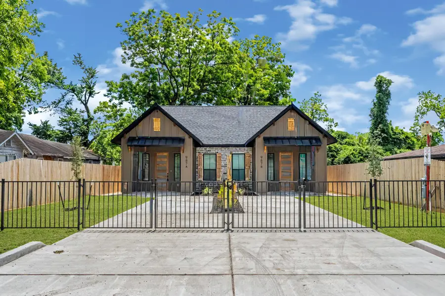 987 Glen Avenue #A/B, Houston, TX 77088 - #2