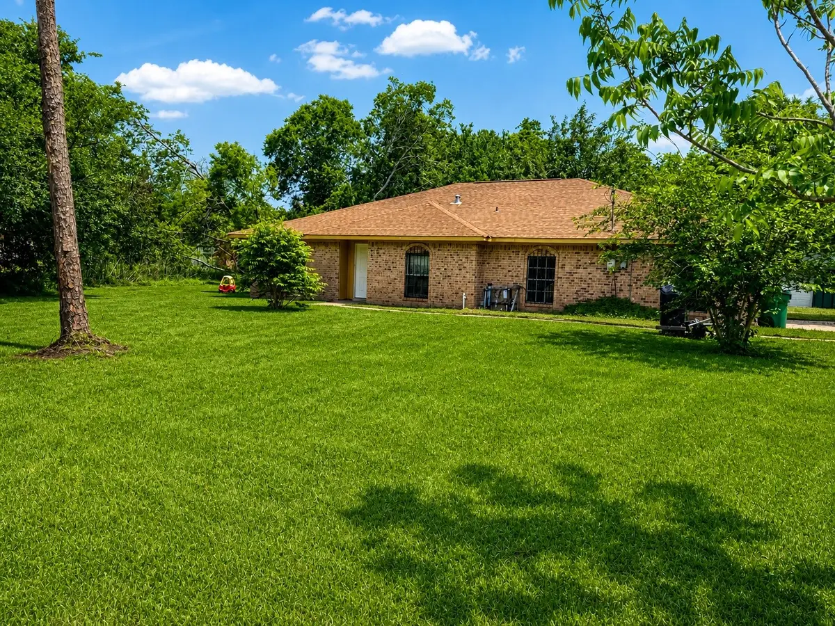 5164 County Road 181, Alvin, TX 77511 - #1