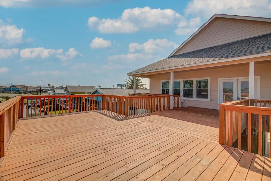 17 Edgewater Street, Hitchcock, TX 77563 - Image #2