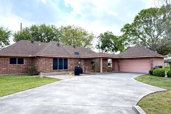 506 Houston Street, Wallis, TX 77485