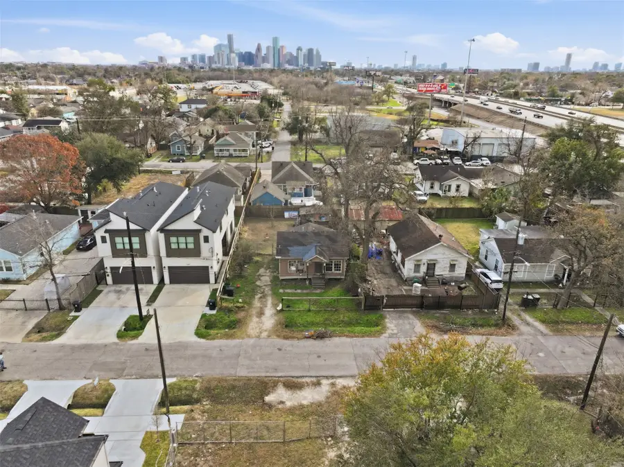 122 Amundsen Street, Houston, TX 77009 - #3