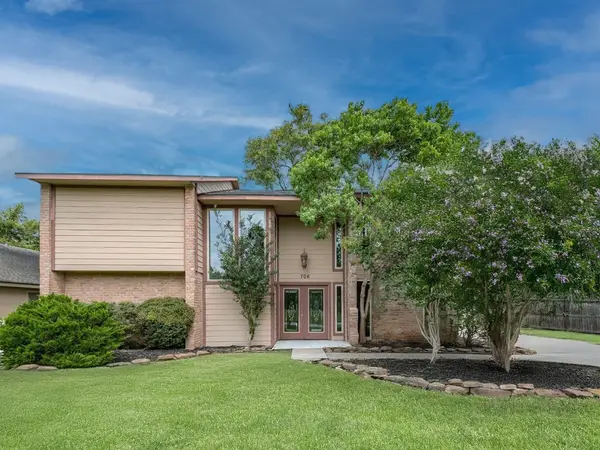 706 S Diamondhead Boulevard, Crosby, TX 77532