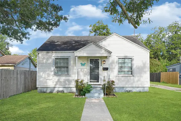 105 Highway Boulevard, Baytown, TX 77520