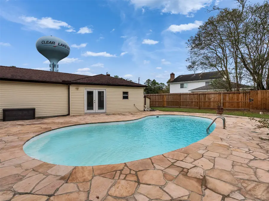 15703 Crestbrook Drive, Houston, TX 77059 - Image #3