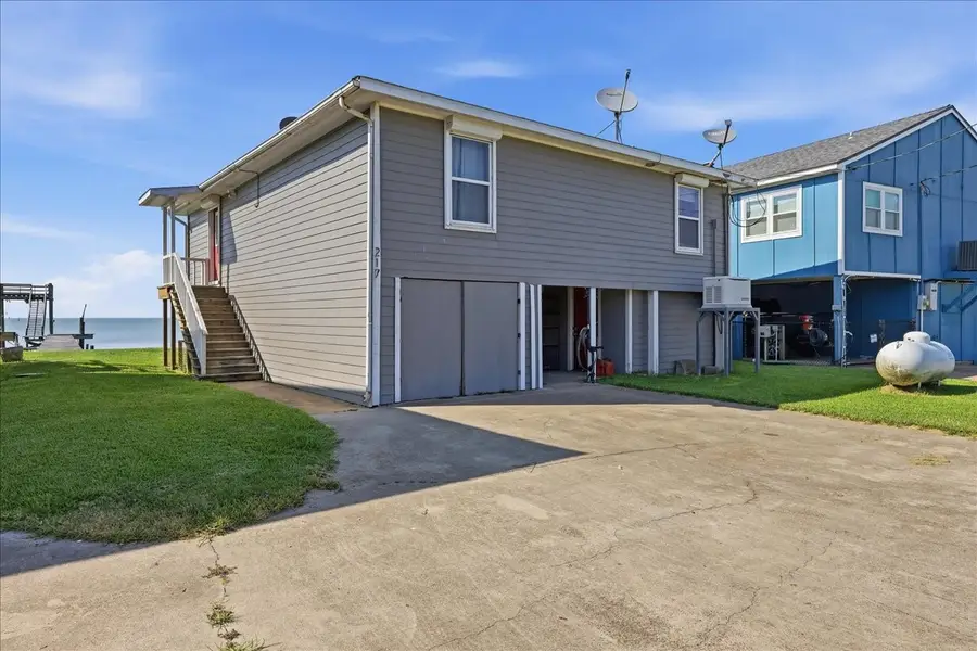 217 Captains Road, Anahuac, TX 77514 - #3
