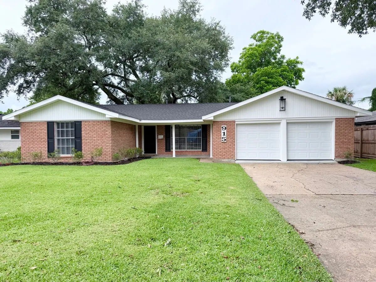 915 Circle Drive, Nederland, TX 77627 - #1