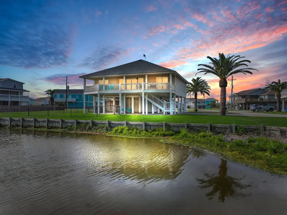 2946 Laguna Drive, Crystal Beach, TX 77650 - #1