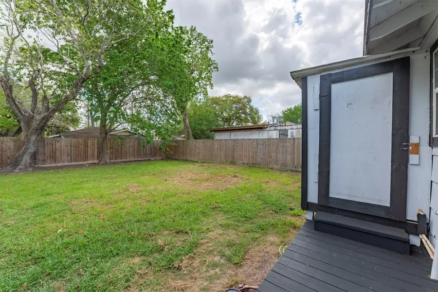 1604 Texas Street, Alvin, TX 77511 - #3