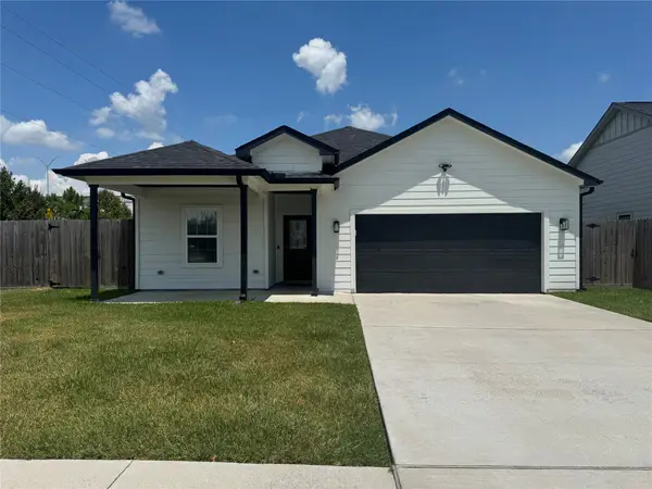 2114 W Humble Avenue, Baytown, TX 77520