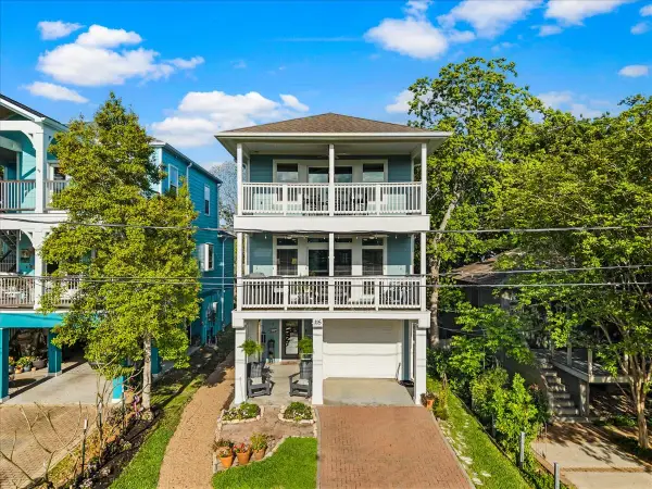 115 Pine Road, Clear Lake Shores, TX 77565