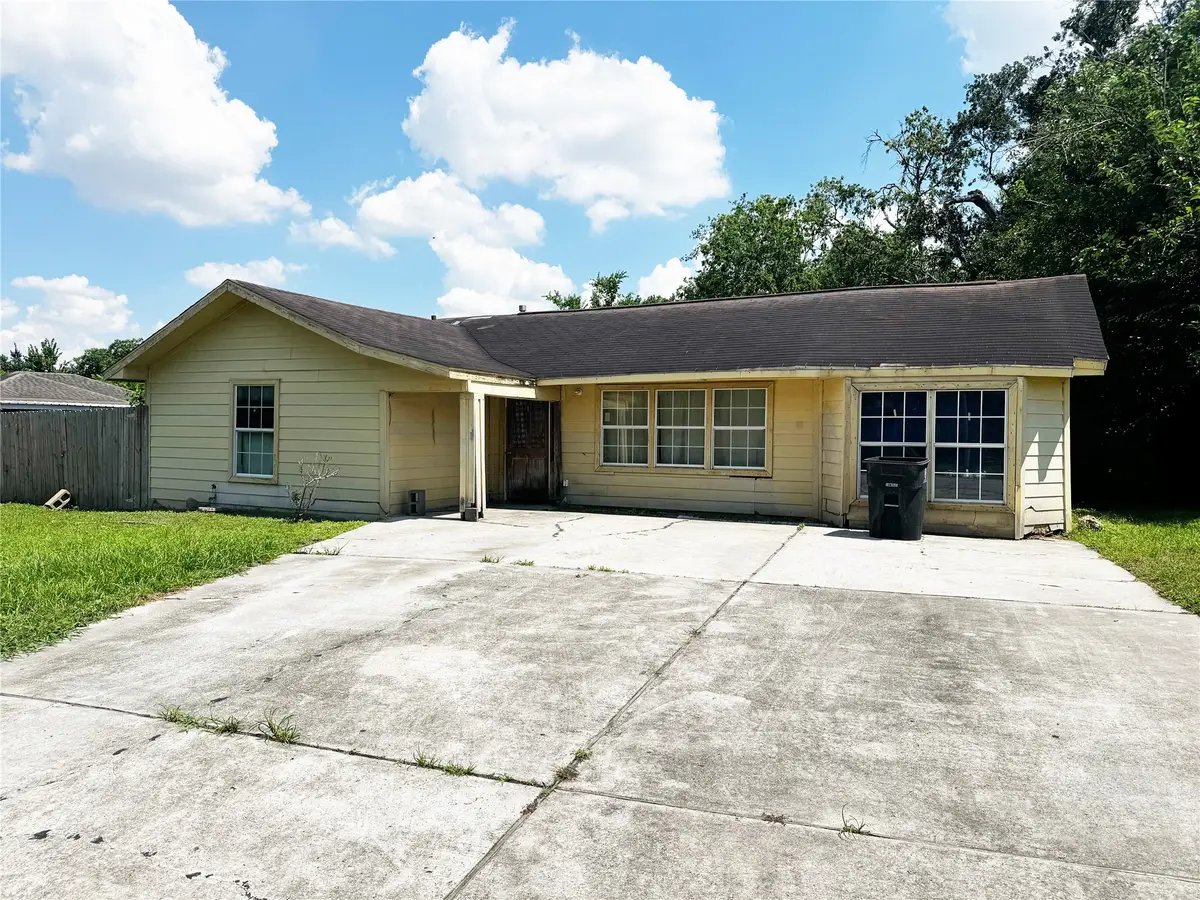 5950 Southlark Street, Houston, TX 77033 - #1