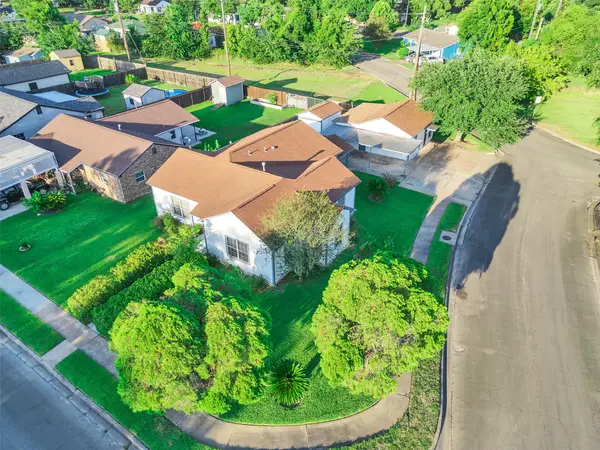 1212 Layton Street, Baytown, TX 77520