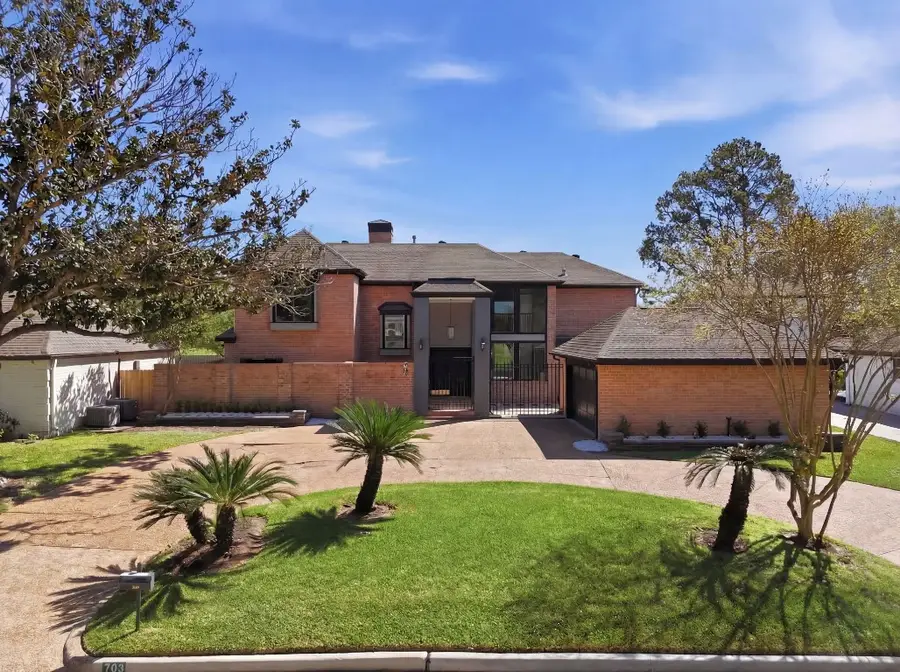 703 Montclair Boulevard, Sugar Land, TX 77478 - #2