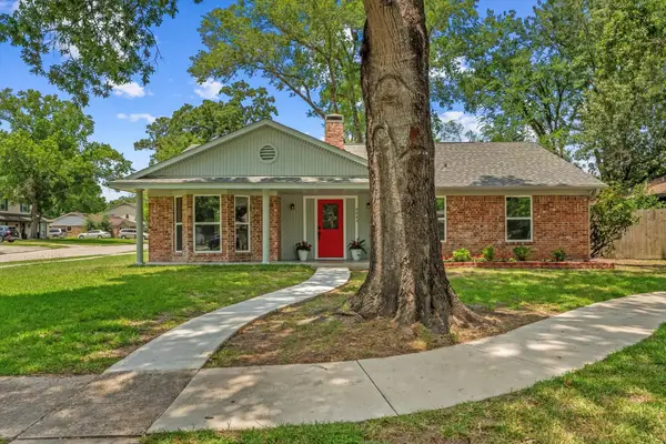 9863 Swan Court, Conroe, TX 77385