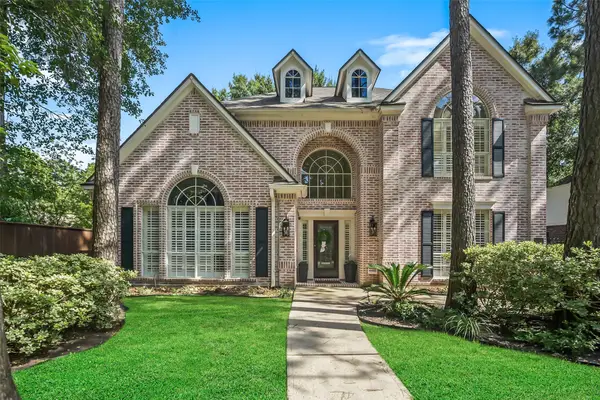 107 N Summer Cloud Drive, The Woodlands, TX 77381