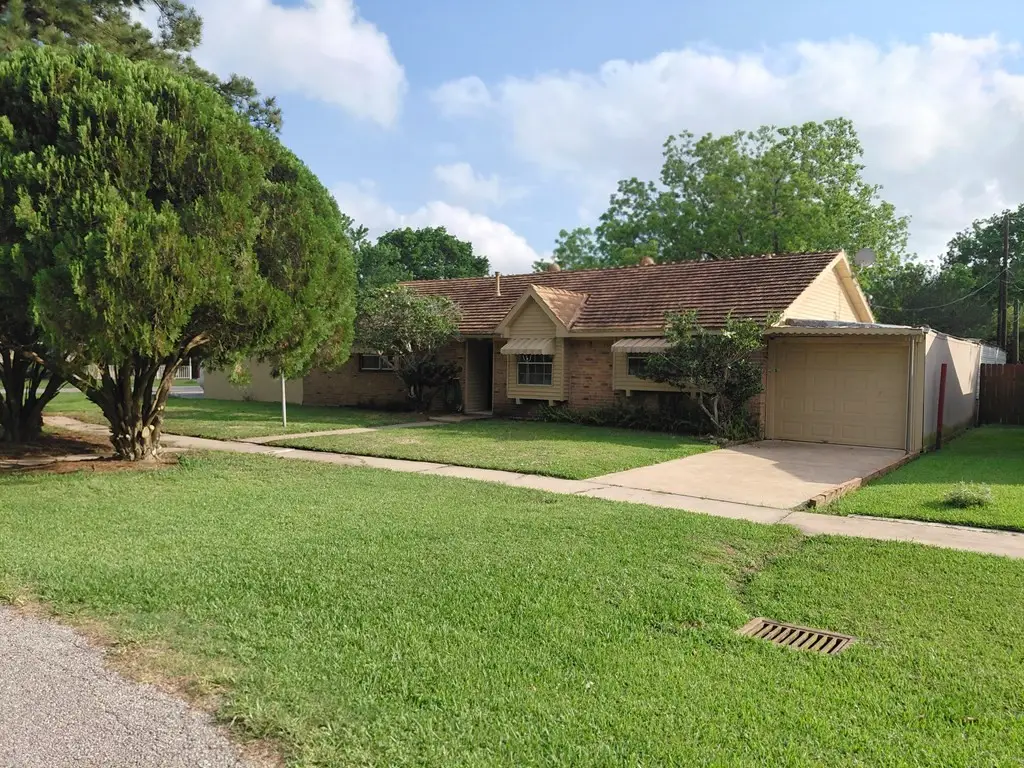1518 Avenue B, Danbury, TX 77534 - #1