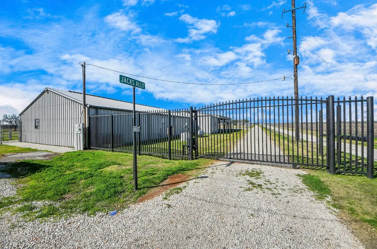 6111 Jacks Alley, Wallis, TX 77485 - #1