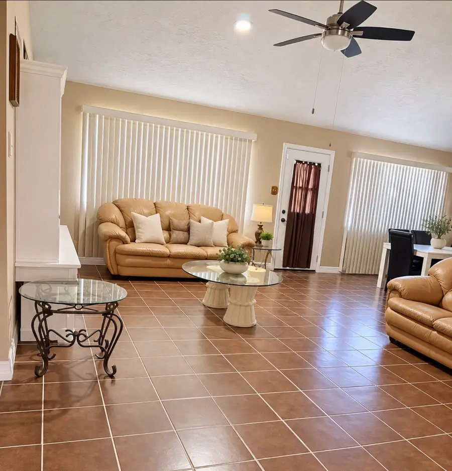 6606 Casa Del Monte Drive, Houston, TX 77083 - #2