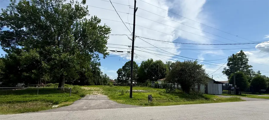 218 E Saint Charles Drive, Crosby, TX 77532 - #2