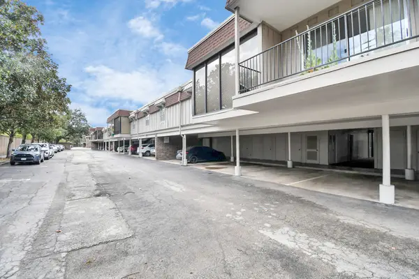 7575 Katy Freeway #30, Houston, TX 77024