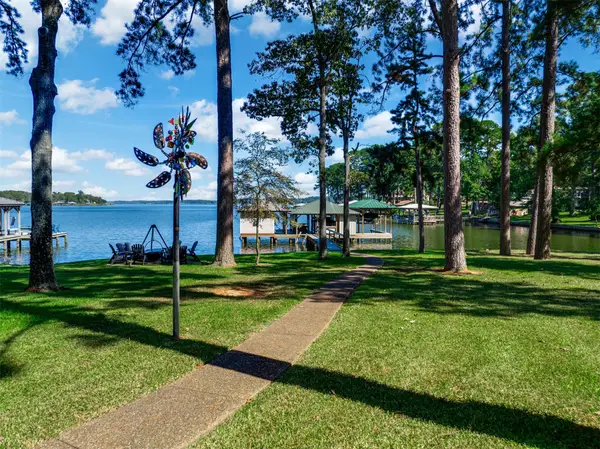 536 Wildewood Drive, Chandler, TX 75758