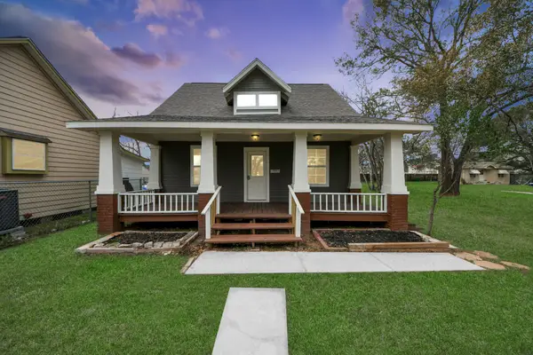 837 Fowlkes Street, Sealy, TX 77474