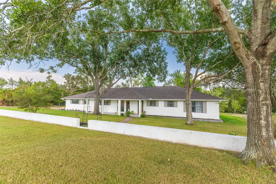 145 Camilla Circle, Bellville, TX 77418 - #2