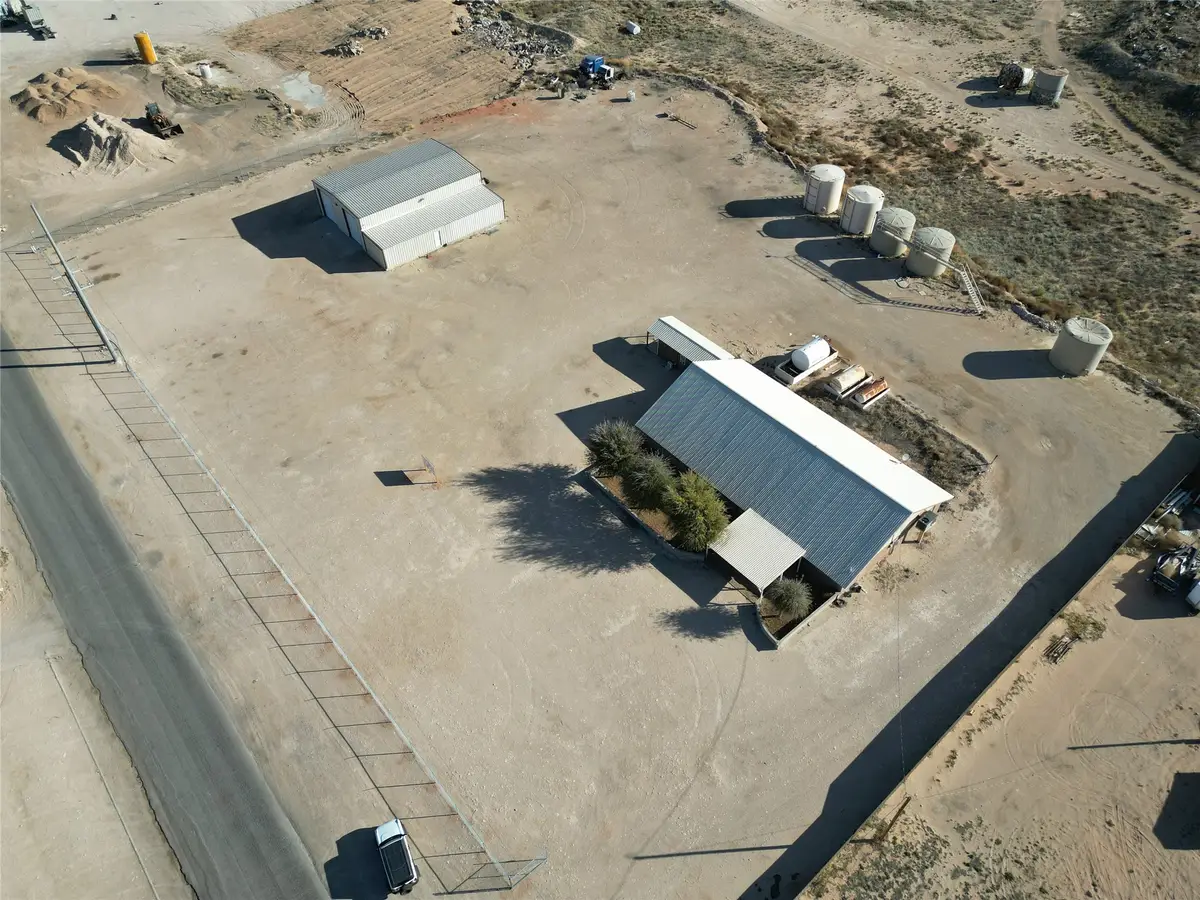 600 NE Avenue, Kermit, TX 79745 - #1