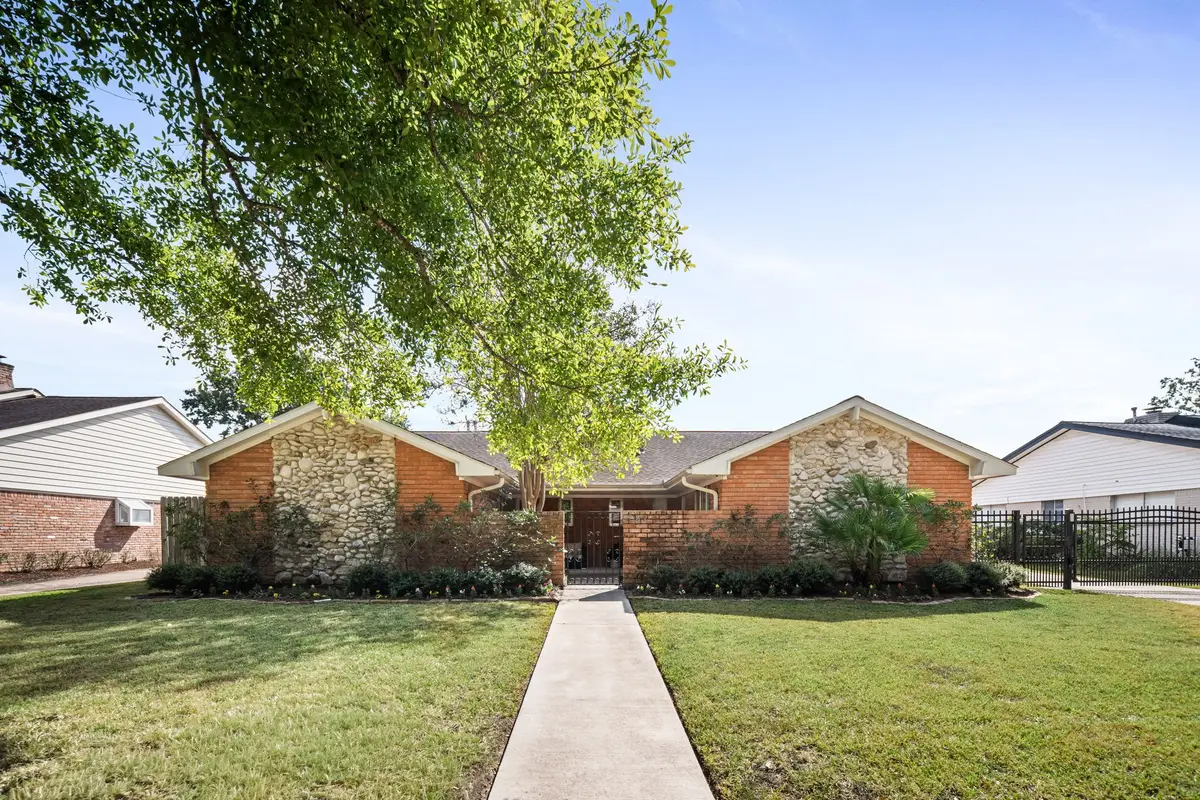 5743 Jason Street, Houston, TX 77096 - Image #1