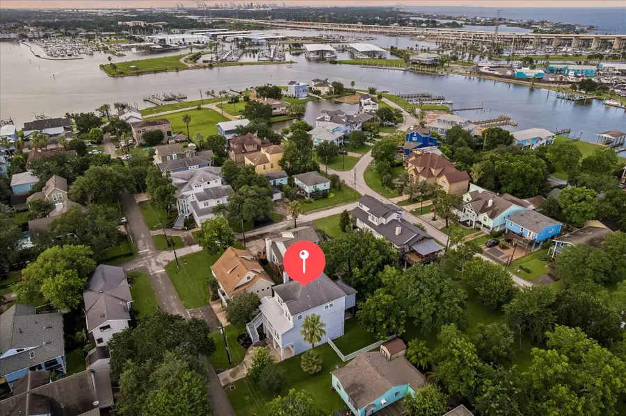209 Queen Road, Clear Lake Shores, TX 77565 - #2