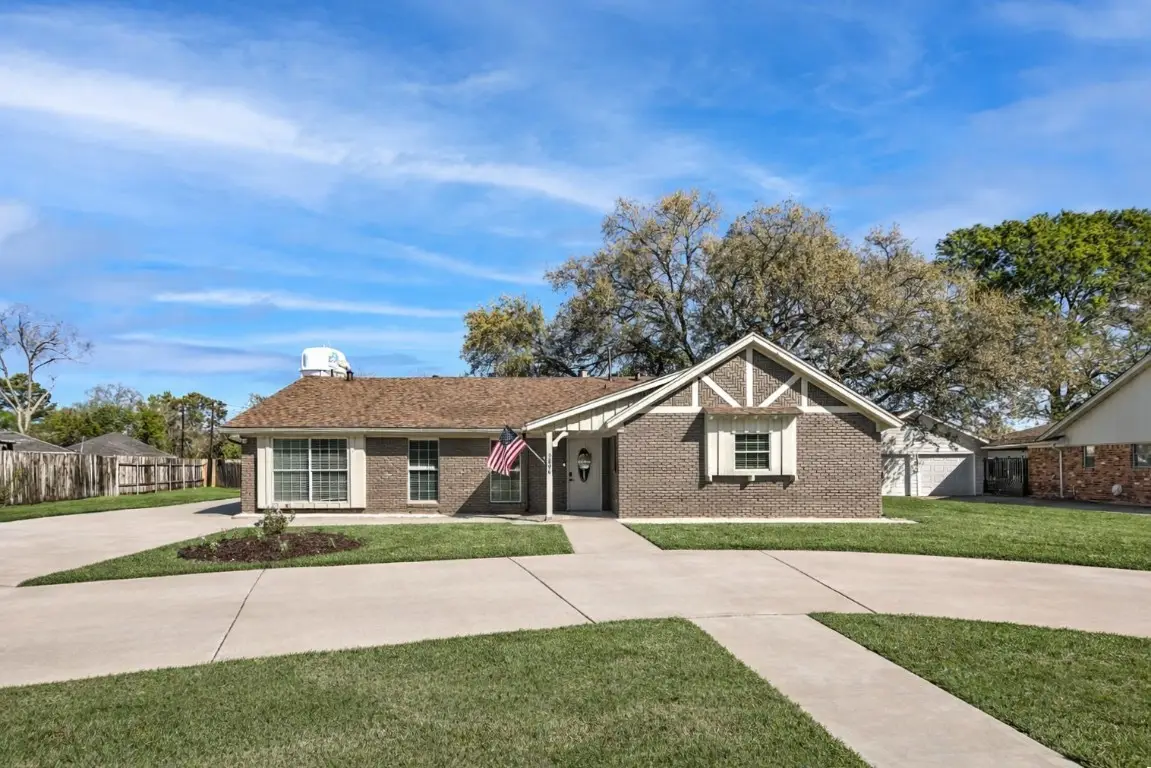 5006 Homewood Lane, Baytown, TX 77521 - #1