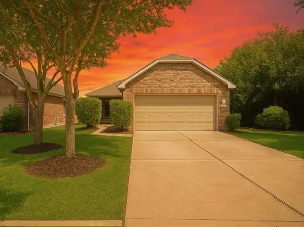 6855 Dogwood Cliff Lane, Dickinson, TX 77539