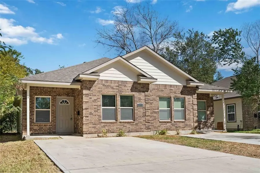 5105 Southwind Street #A & B, Houston, TX 77033 - #3