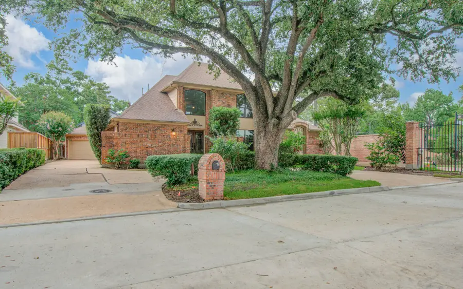 2 Hickory Shadows Drive, Houston, TX 77055 - #2