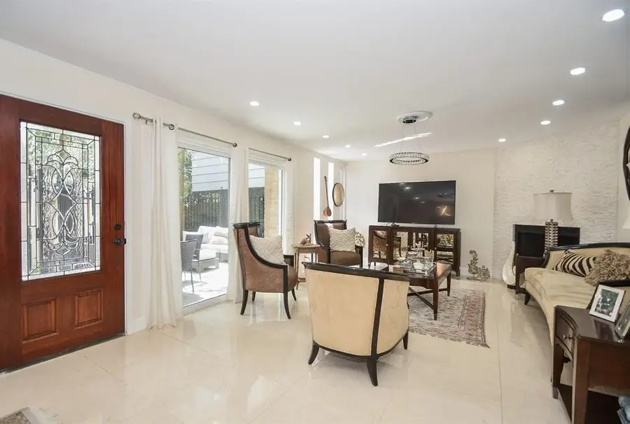 6304 Riverview Way, Houston, TX 77057 - Image #2