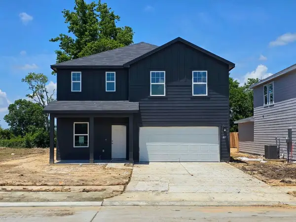 215 Flagstone Drive, Liberty, TX 77575