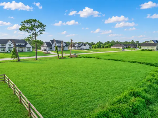 4116 Leslies Way, Dickinson, TX 77539
