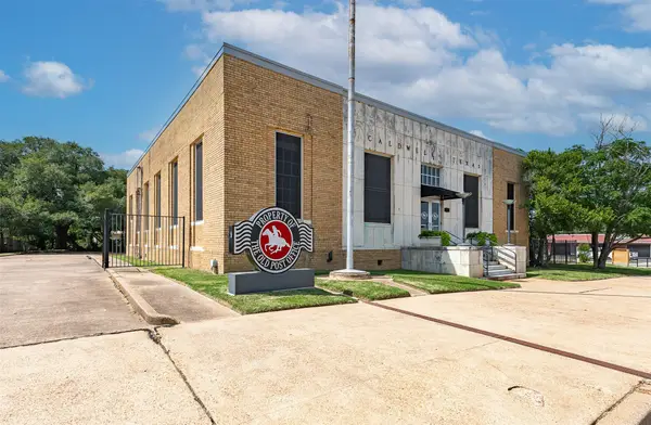 102 W Fox Street, Caldwell, TX 77836