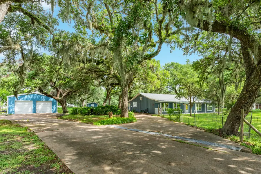 18792 Highway 35, Sweeny, TX 77480 - #2
