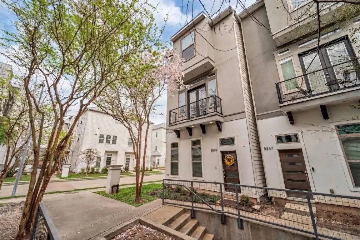 5849 E Post Oak Lane, Houston, TX 77055 - #1