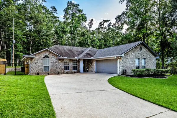 1977 Greentree Drive, Huntsville, TX 77340