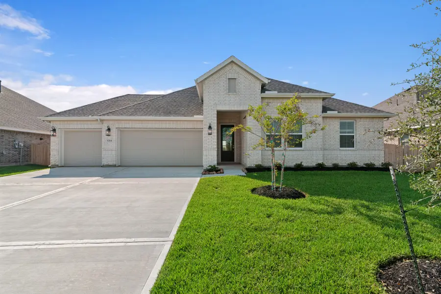 12114 Old Fashion Circle, Monterey Belvieu, TX 77535 - Image #2