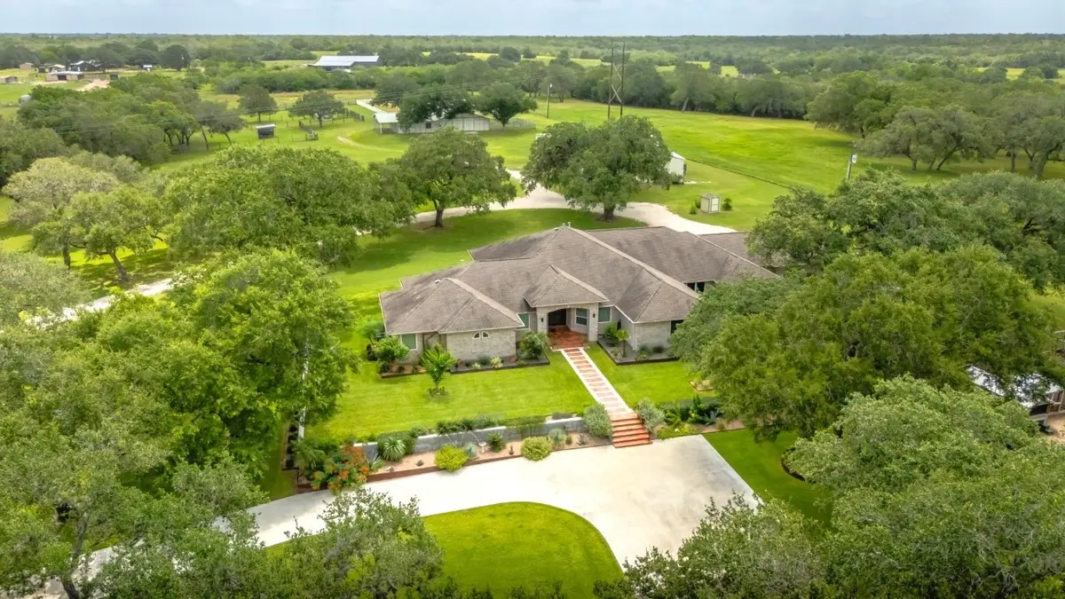 7209 Us Highway 87 S, Cuero, TX 77954 - Image #1