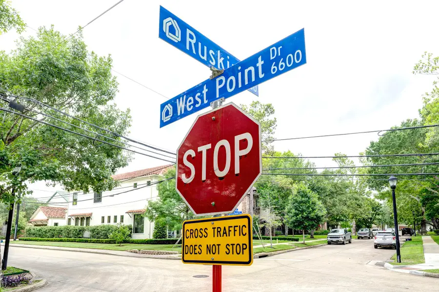 4202 Ruskin Street, West University Place, TX 77005 - #2