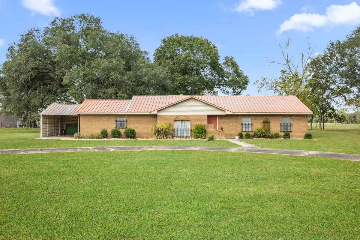 182 Lakeview 2 Road, El Campo, TX 77437 - #1