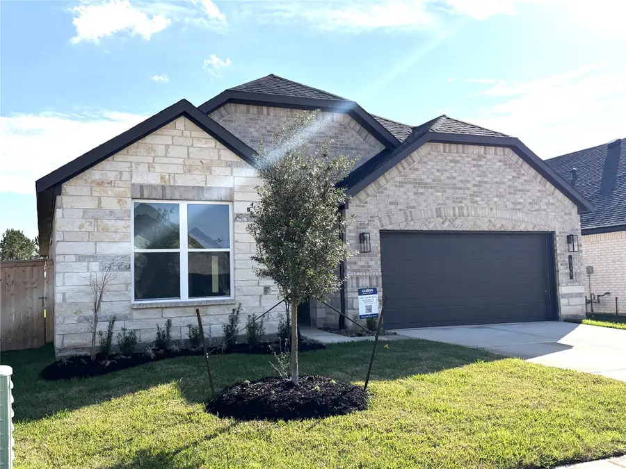 619 Paisley Harbor Court, Conroe, TX 77304 - Image #2