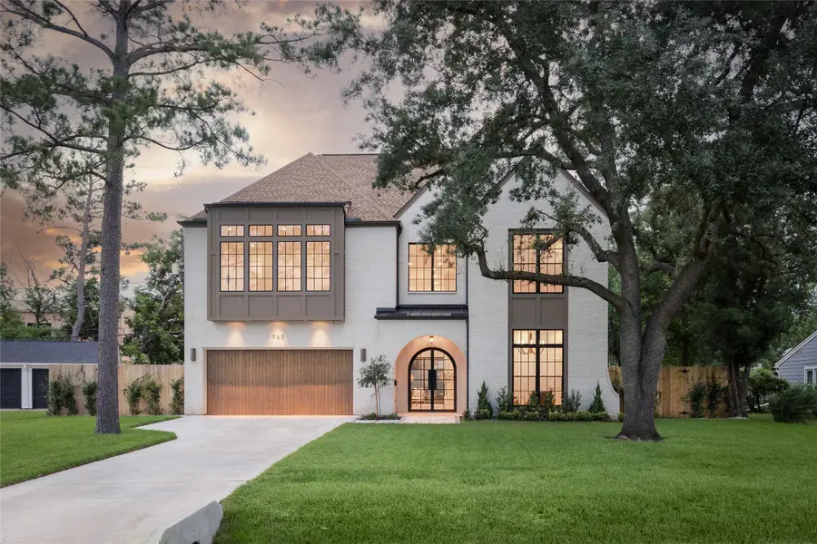 765 Sue Barnett Drive, Houston, TX 77018 - Image #2
