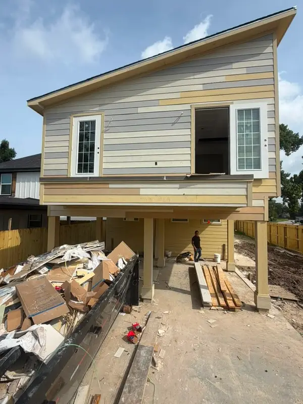 1052 North Lane #A/B, Houston, TX 77088